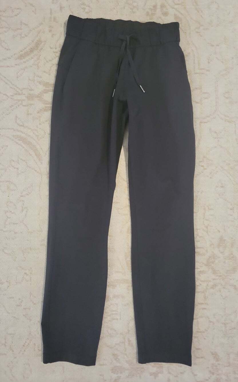 Lululemon On The Fly Pants black Size 2 Activewear Drawstrings joggers EUC